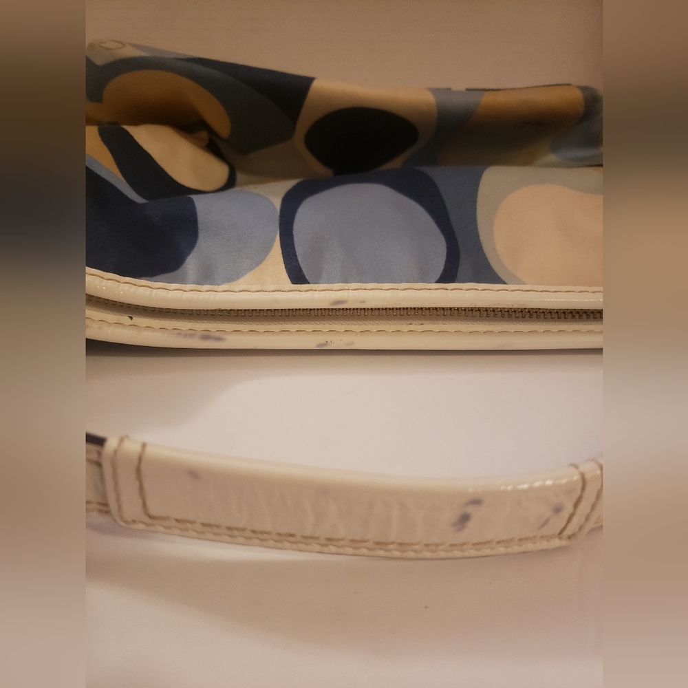 Coach Authentic Handbag - Picture 6 of 9